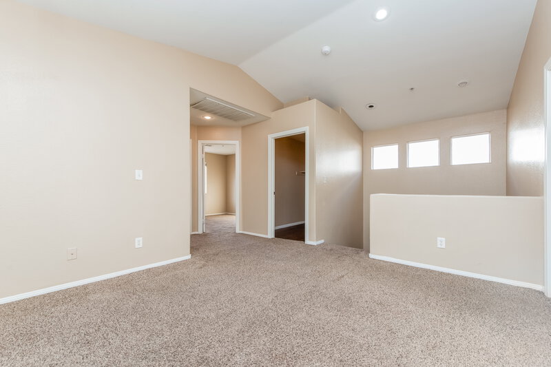 1,865/Mo, 3012 Sunrise Bay Avenue North Las Vegas, NV 89031 Loft View 2