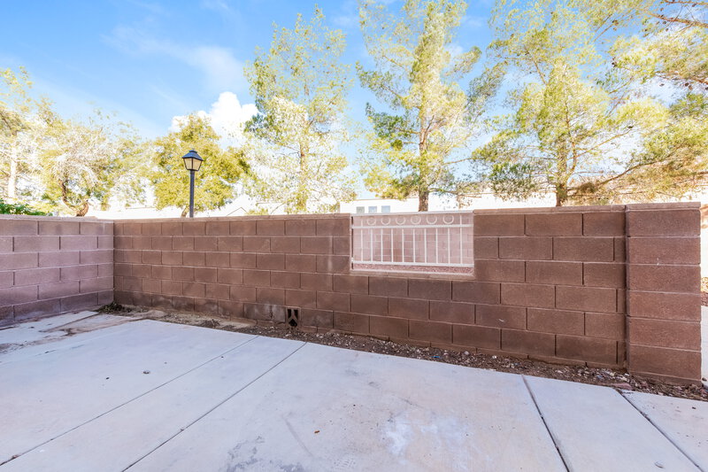 1,865/Mo, 3012 Sunrise Bay Avenue North Las Vegas, NV 89031 Backyard View