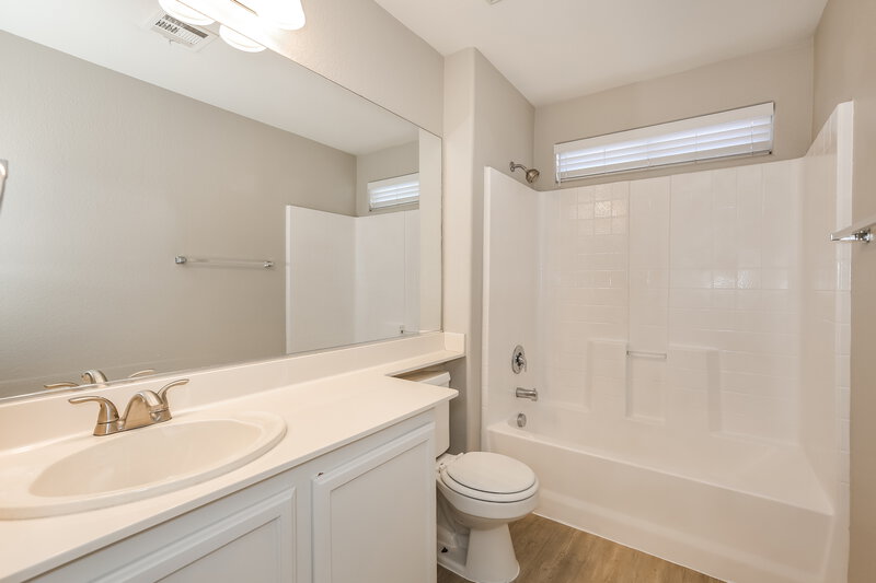2,265/Mo, 6504 Casamar St North Las Vegas, NV 89086 Bathroom View