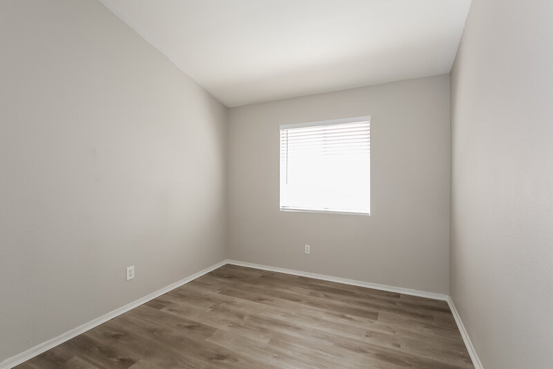 2,030/Mo, 2103 Point Morada Ave North Las Vegas, NV 89031 Bedroom View 2