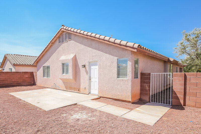 2,030/Mo, 2103 Point Morada Ave North Las Vegas, NV 89031 Rear View