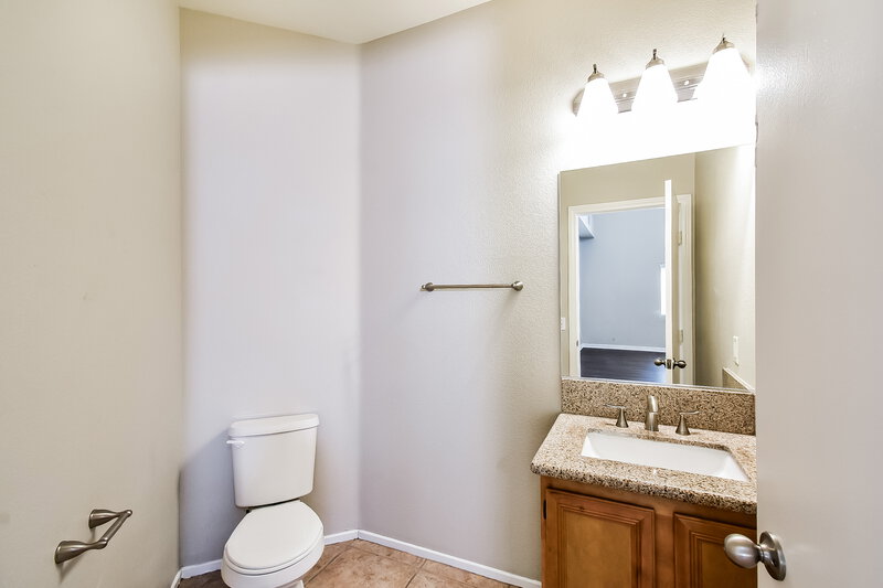 2,150/Mo, 4933 Royal Lake Ave Las Vegas, NV 89131 Bathroom View 2