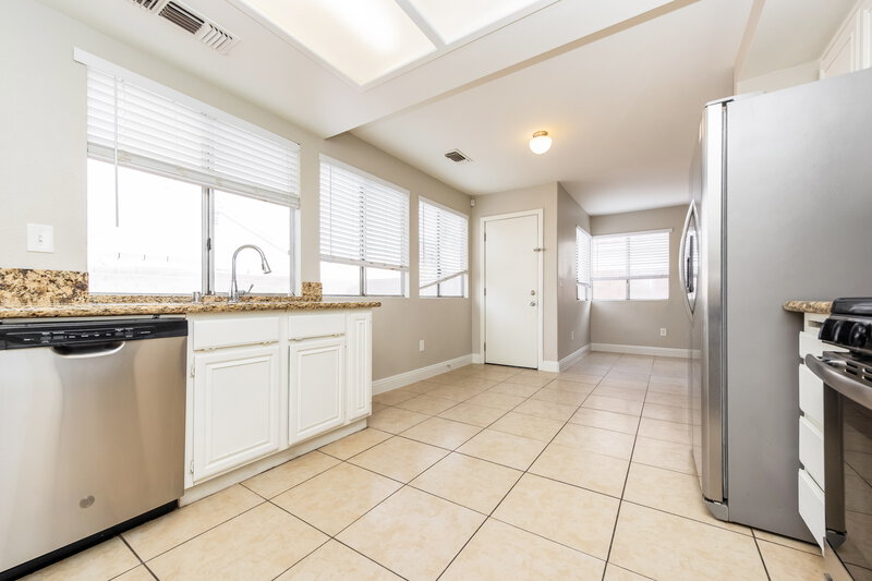 1,885/Mo, 4501 Bradpoint Dr Las Vegas, NV 89130 Kitchen View