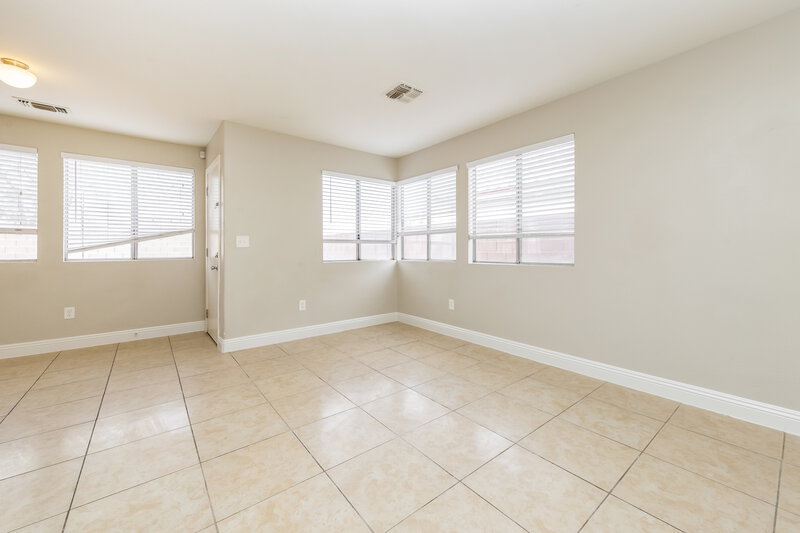 1,885/Mo, 4501 Bradpoint Dr Las Vegas, NV 89130 Family Room View 2