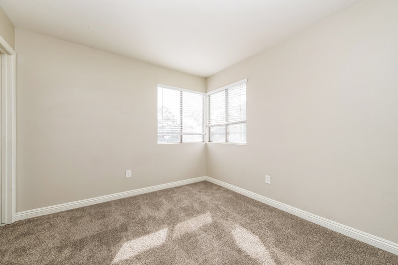 1,885/Mo, 4501 Bradpoint Dr Las Vegas, NV 89130 Bedroom View 2