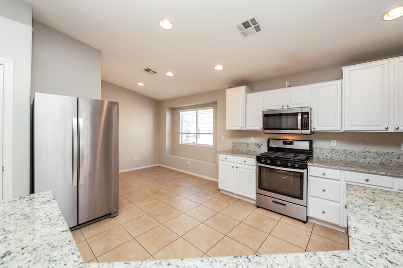 2,185/Mo, 324 Orchid Oasis Ave North Las Vegas, NV 89031 Kitchen View