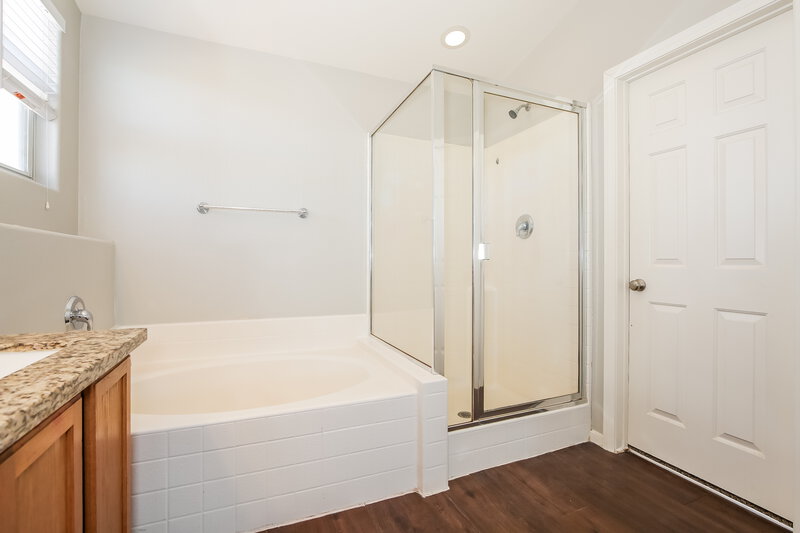2,355/Mo, 3752 Hollycroft Dr North Las Vegas, NV 89081 Main Bathroom View 2