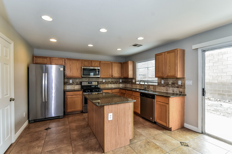 2,370/Mo, 5305 Santa Fe Heights St. North Las Vegas, NV 89081 Kitchen View