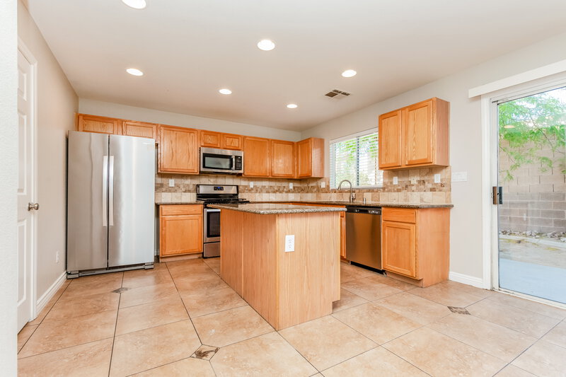 2,345/Mo, 5305 Santa Fe Heights St. North Las Vegas, NV 89081 Kitchen View