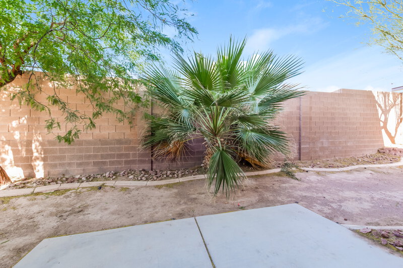 2,345/Mo, 5305 Santa Fe Heights St. North Las Vegas, NV 89081 Backyard View