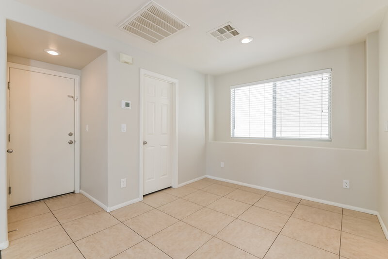 2,070/Mo, 10528 Mojave Ridge Ct Las Vegas, NV 89183 Dining Room View