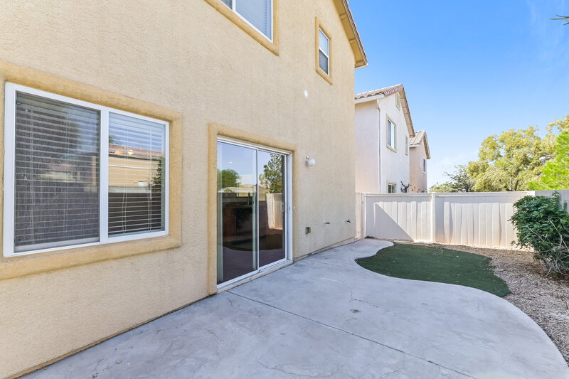 2,070/Mo, 10528 Mojave Ridge Ct Las Vegas, NV 89183 Rear View 2