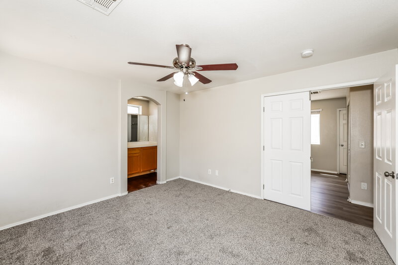 2,025/Mo, 6015 Ambleshire Ave Las Vegas, NV 89139 Main Bedroom View 2
