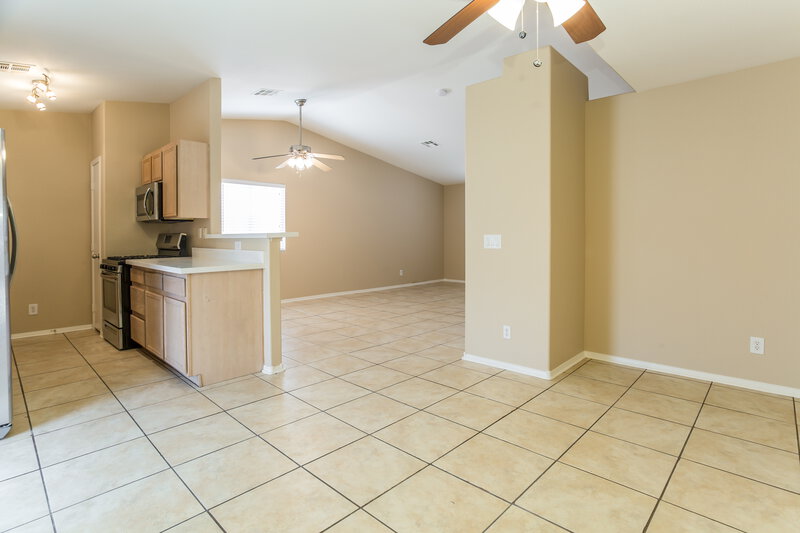 2,070/Mo, 4026 Red Coach Ave North Las Vegas, NV 89031 Kitchen View