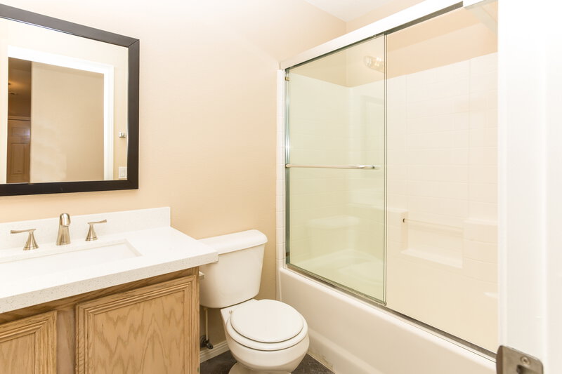 2,070/Mo, 4026 Red Coach Ave North Las Vegas, NV 89031 Bathroom View