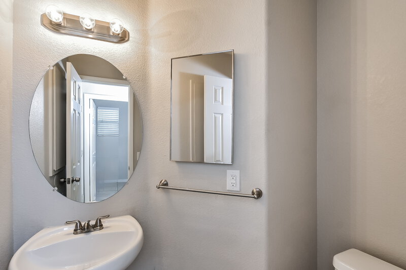 2,295/Mo, 7625 Adornment Ct Las Vegas, NV 89131 Bathroom View