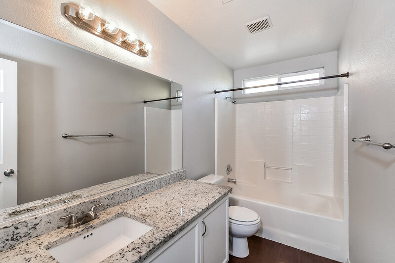 2,295/Mo, 7625 Adornment Ct Las Vegas, NV 89131 Bathroom View 2