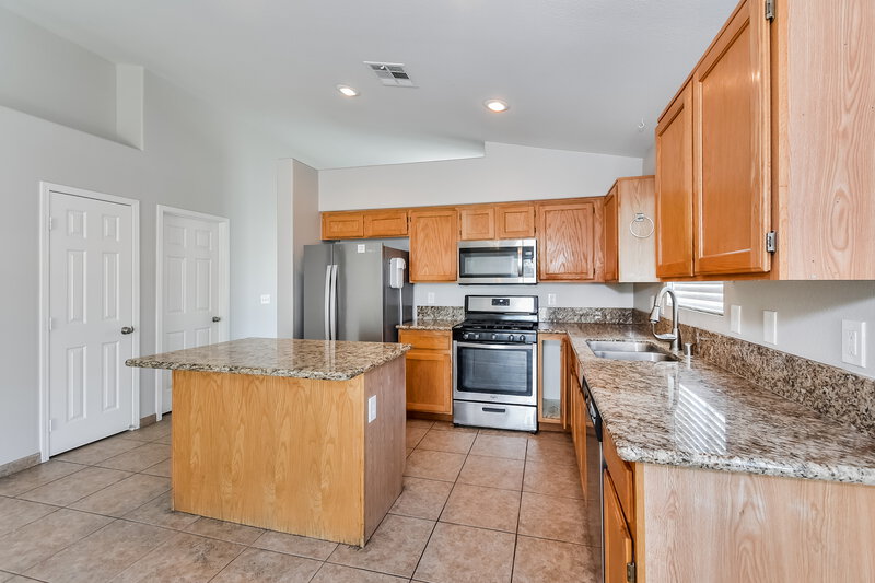 2,280/Mo, 2401 Cypress Island Ct North Las Vegas, NV 89031 Kitchen View