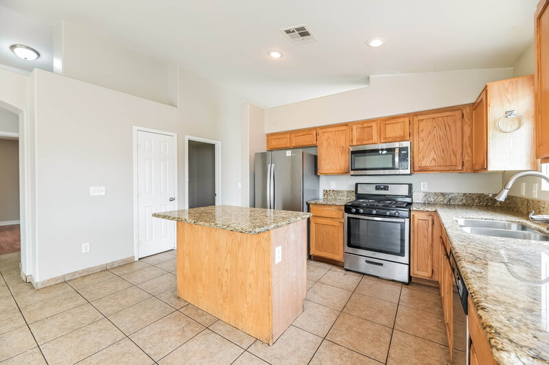 2,145/Mo, 2401 Cypress Island Ct North Las Vegas, NV 89031 Kitchen View 2