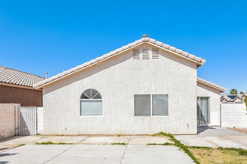 2,280/Mo, 2401 Cypress Island Ct North Las Vegas, NV 89031 Rear View 2