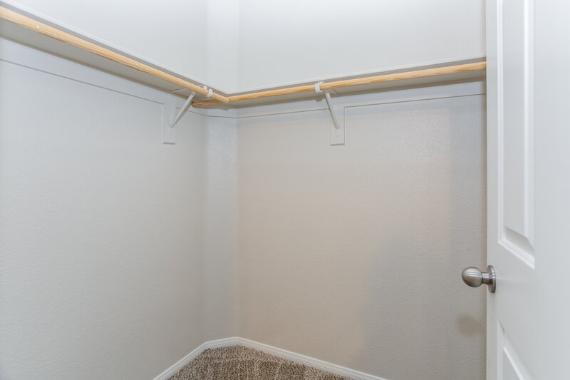 2,160/Mo, 9537 Quitman Ave Las Vegas, NV 89149 photowalkincloset View
