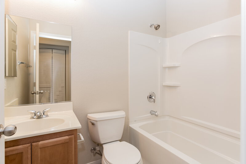 2,160/Mo, 9537 Quitman Ave Las Vegas, NV 89149 photobathroom View