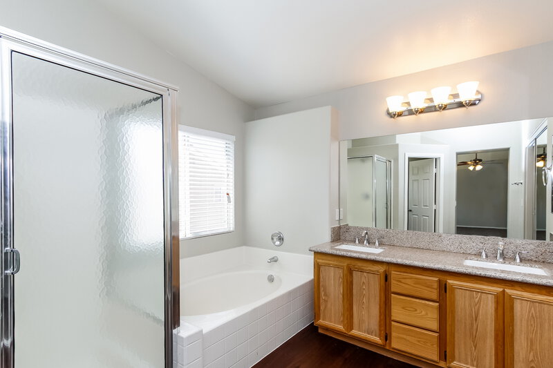 2,010/Mo, 4511 Sunset Crater Ct North Las Vegas, NV 89031 Master Bathroom View
