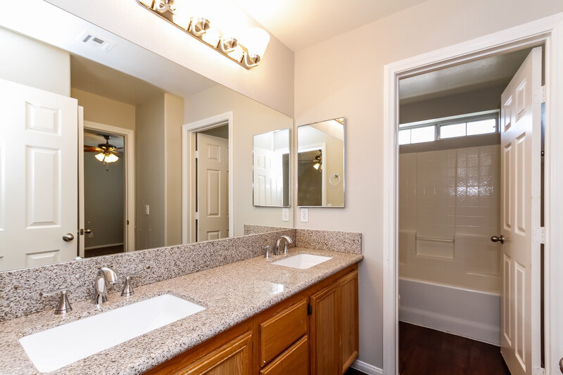 2,010/Mo, 4511 Sunset Crater Ct North Las Vegas, NV 89031 Bathroom View