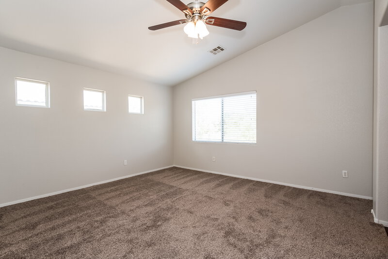 1,870/Mo, 5920 Victory Point St North Las Vegas, NV 89081 Family Room View