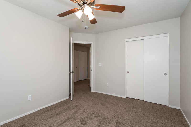 1,870/Mo, 5920 Victory Point St North Las Vegas, NV 89081 Bedroom View 2