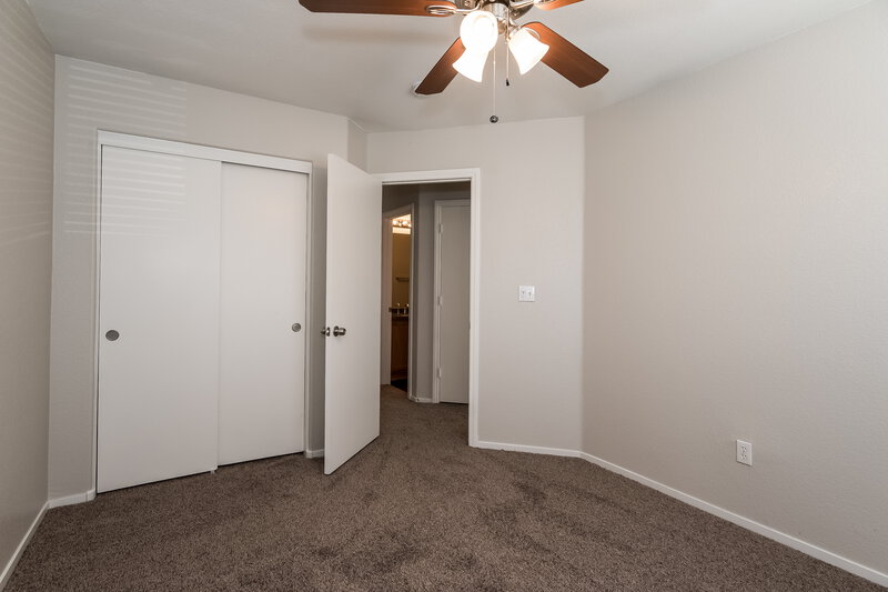 1,870/Mo, 5920 Victory Point St North Las Vegas, NV 89081 Bedroom View 3