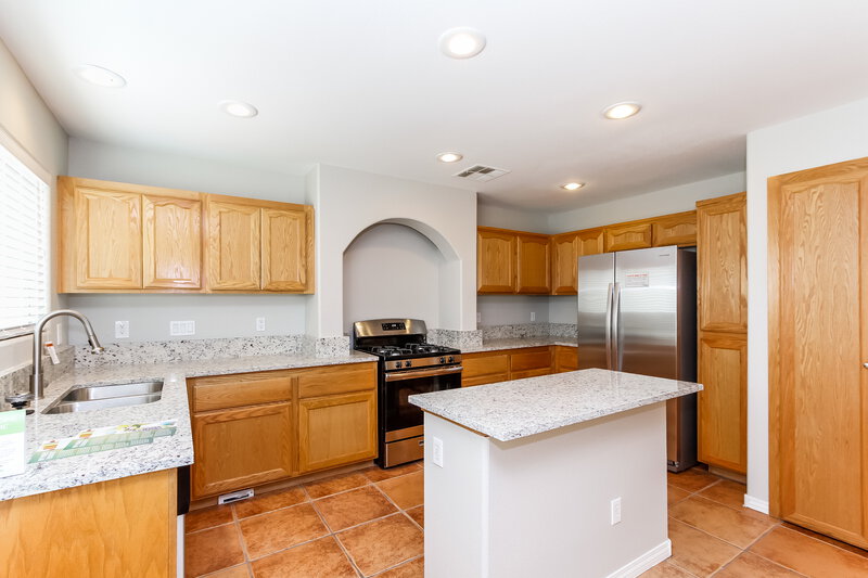 2,240/Mo, 7315 Phlox Rd Las Vegas, NV 89113 Kitchen View