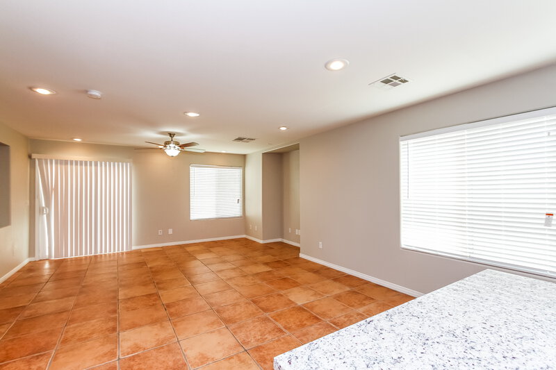 2,240/Mo, 7315 Phlox Rd Las Vegas, NV 89113 Family Room View