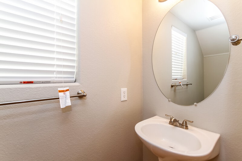 2,240/Mo, 7315 Phlox Rd Las Vegas, NV 89113 Powder Room View