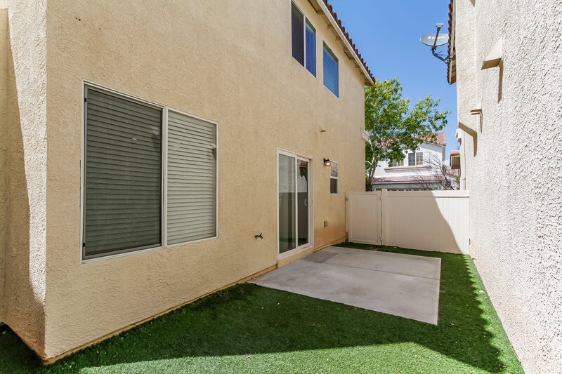 2,240/Mo, 7315 Phlox Rd Las Vegas, NV 89113 Rear View