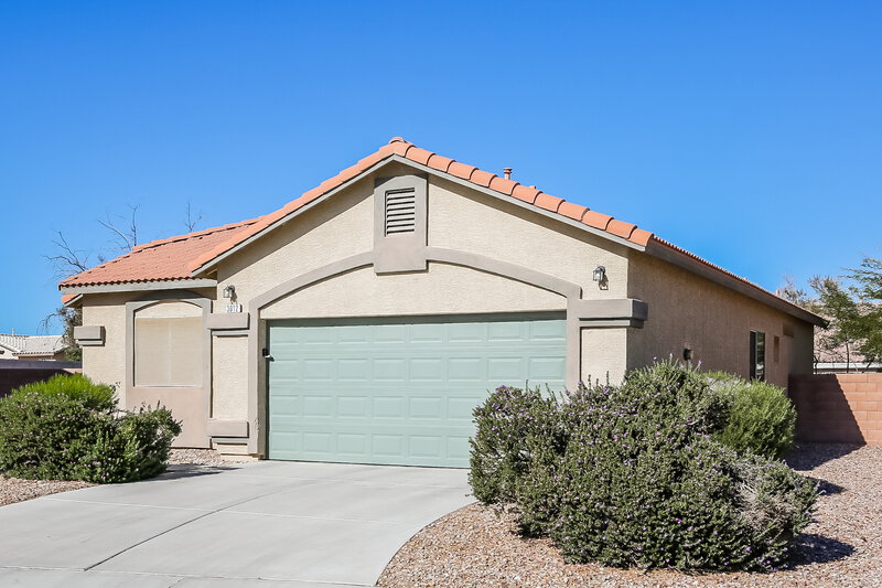 1,795/Mo, 3012 Pumpkin Harvest Ave North Las Vegas, NV 89031 Front View