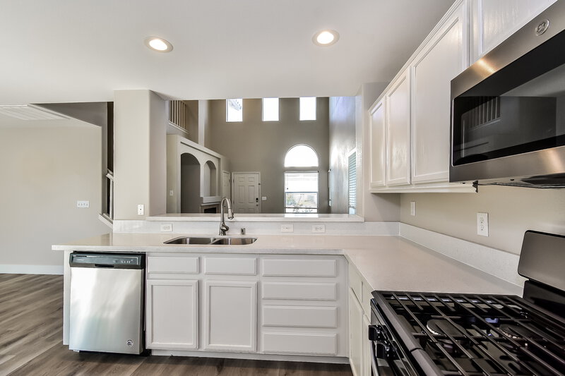 2,190/Mo, 10424 Concetta Ave Las Vegas, NV 89129 Kitchen View 2