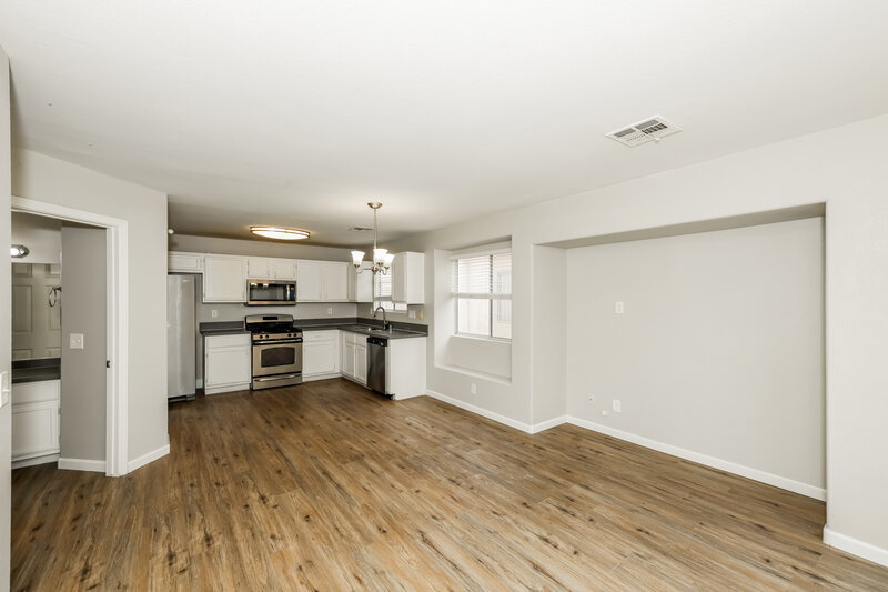 2,050/Mo, 2331 Catskill Court North Las Vegas, NV 89031 Dining Room View 2