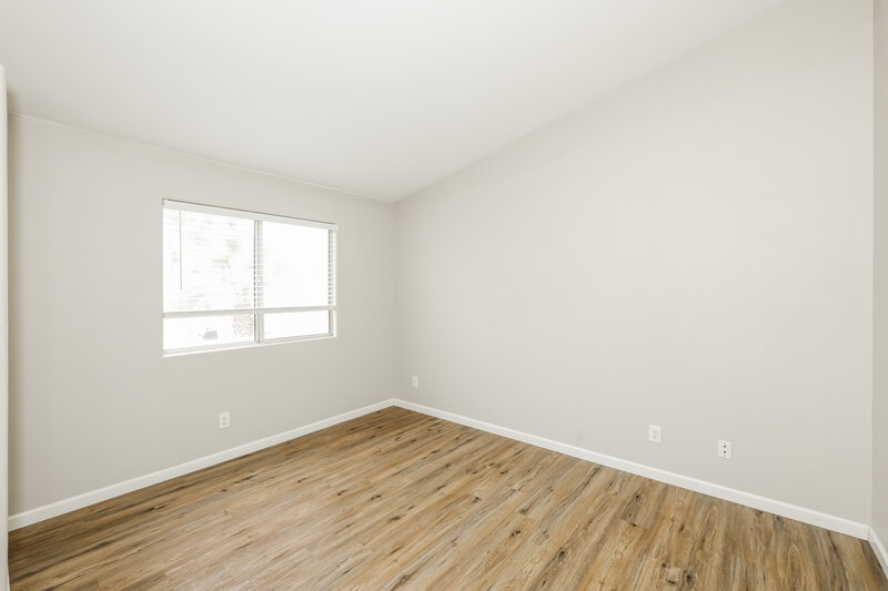 2,050/Mo, 2331 Catskill Court North Las Vegas, NV 89031 Main Bedroom View 2