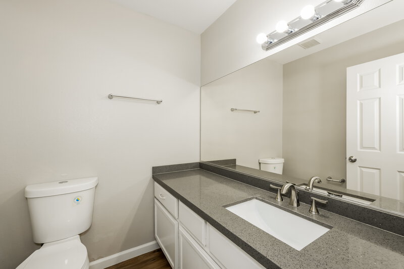 2,050/Mo, 2331 Catskill Court North Las Vegas, NV 89031 Bathroom View 2