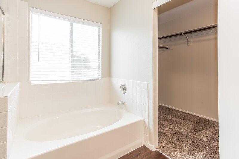 2,210/Mo, 7832 Ever Clear Court Las Vegas, NV 89131 Master Bathroom View 2