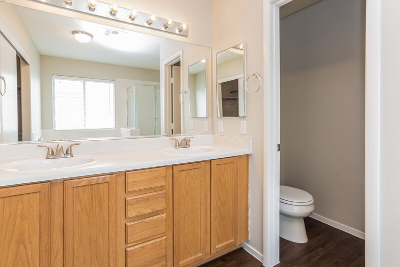 2,210/Mo, 7832 Ever Clear Court Las Vegas, NV 89131 Master Bathroom View 3