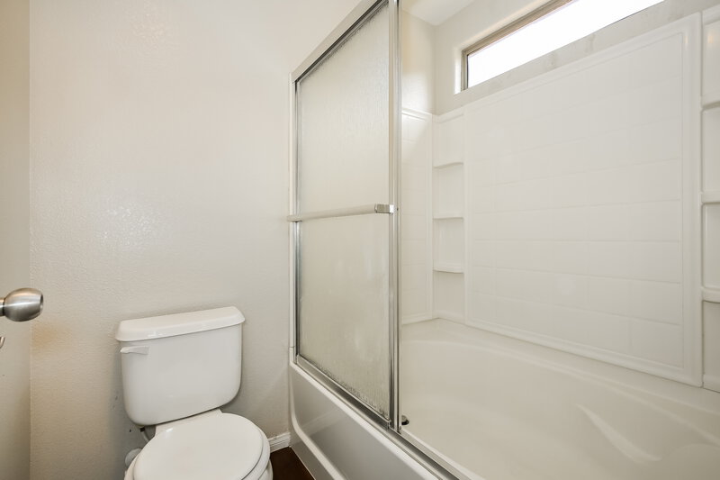 1,895/Mo, 8233 Apple Spice Street Las Vegas, NV 89143 Main Bathroom View 2