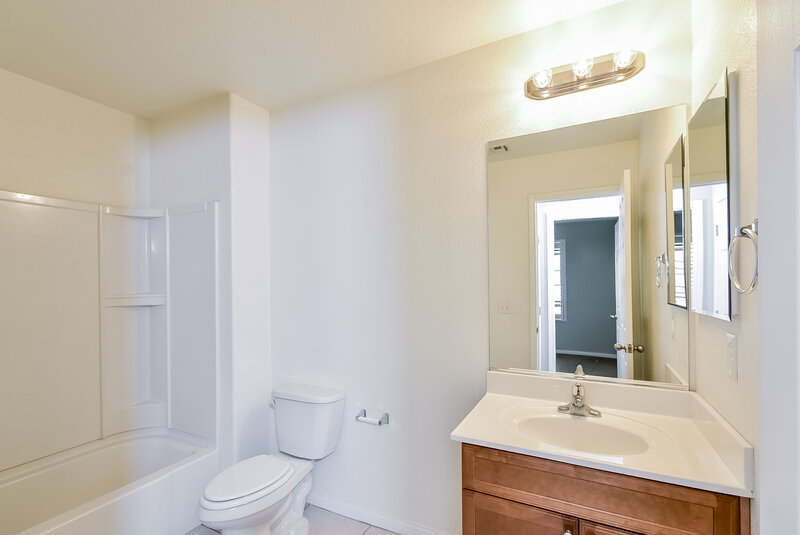1,800/Mo, 3919 Zodiacal Light Street Las Vegas, NV 89129 Bathroom View