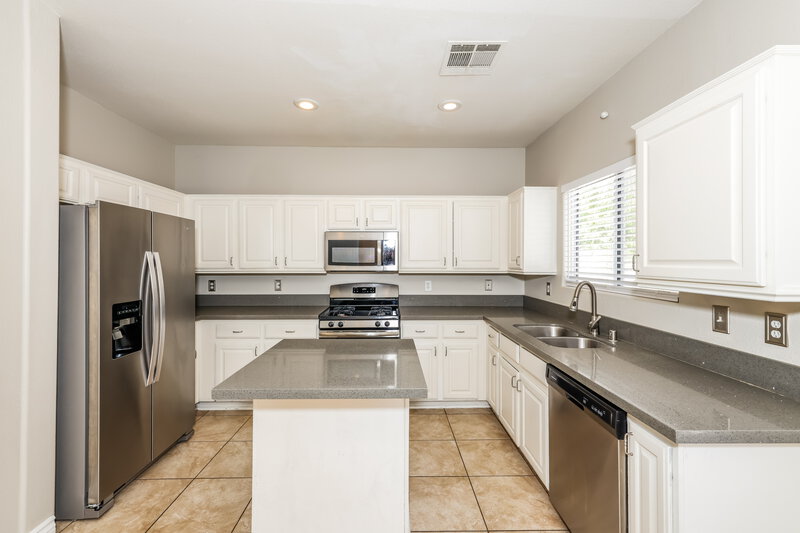 2,015/Mo, 5876 Secret Island Drive Las Vegas, NV 89139 Kitchen View 2