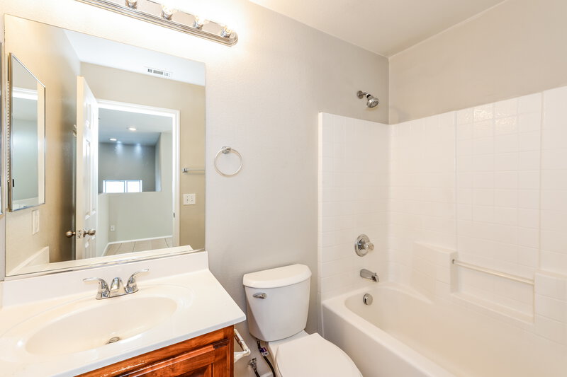 2,015/Mo, 5876 Secret Island Drive Las Vegas, NV 89139 Bathroom View