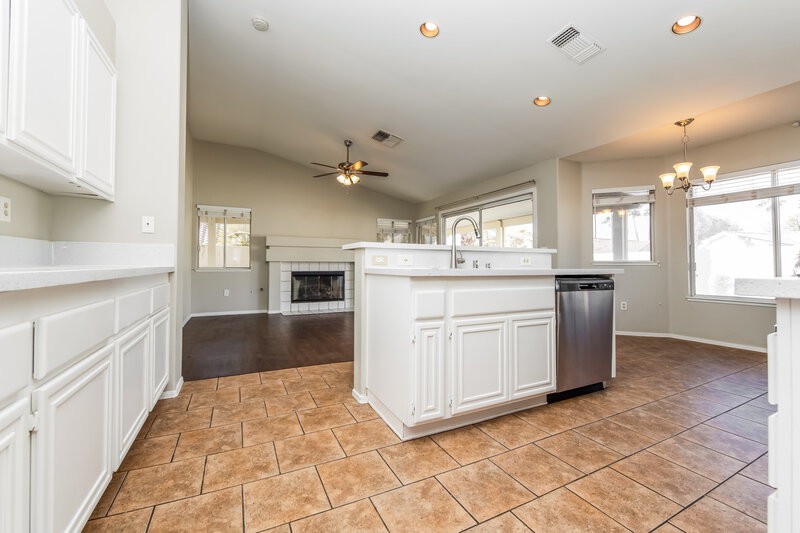 0/Mo, 5213 Sequin Dr Las Vegas, NV 89130 Kitchen View