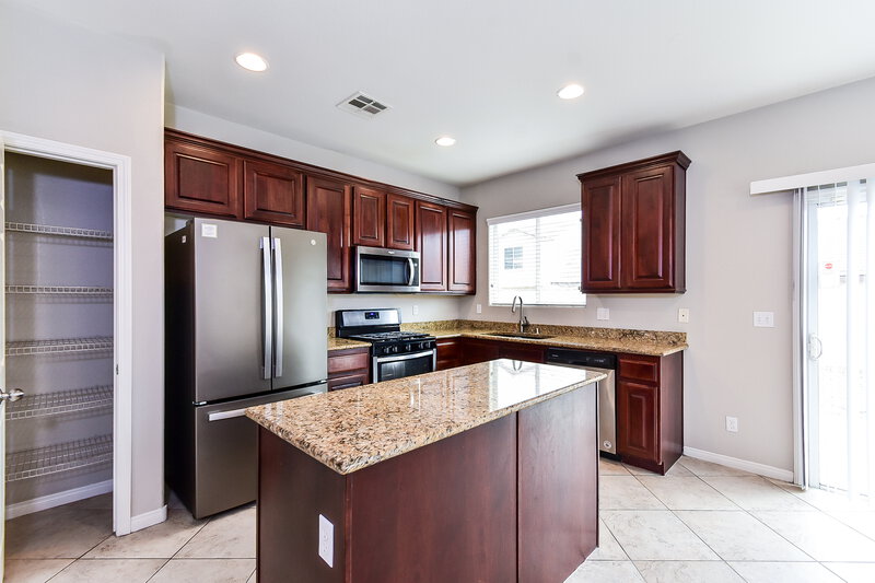 2,010/Mo, 3921 Red Trumpet Ct North Las Vegas, NV 89081 Kitchen View
