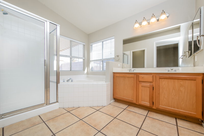 0/Mo, 5216 Backwoodsman Ave Las Vegas, NV 89130 Main Bathroom View