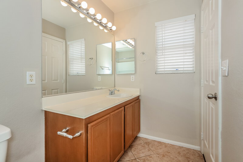 2,075/Mo, 7848 Wavering Pine Drive Las Vegas, NV 89143 Main Bathroom View